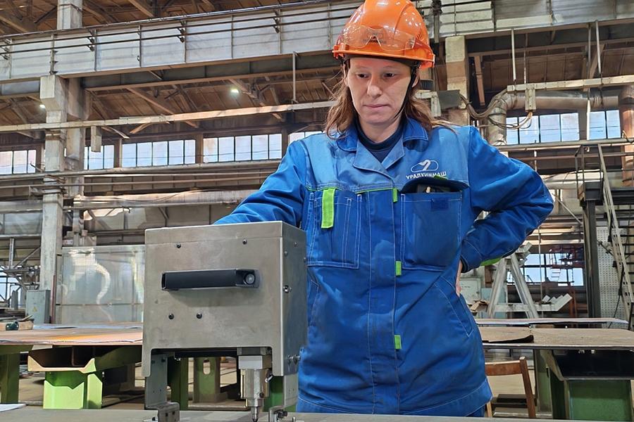 АО «Уралхиммаш» ввело в эксплуатацию новые портативные маркираторы в рамках программы по автоматизации производства