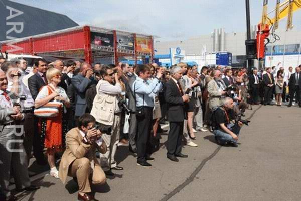 Нефтегаз - 2011: Общий фоторепортаж - начало и стенды участников часть 1