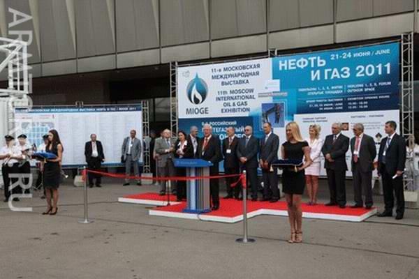 Нефтегаз - 2011: Общий фоторепортаж - начало и стенды участников часть 1