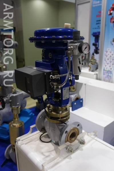 Нефтегаз-2011: ООО НПФ ЛГ автоматика - фоторепортаж со стенда