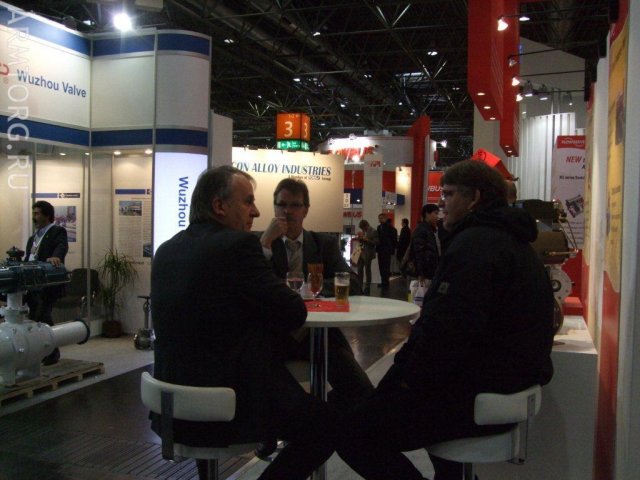 Valve World-2010: Стенды и лица