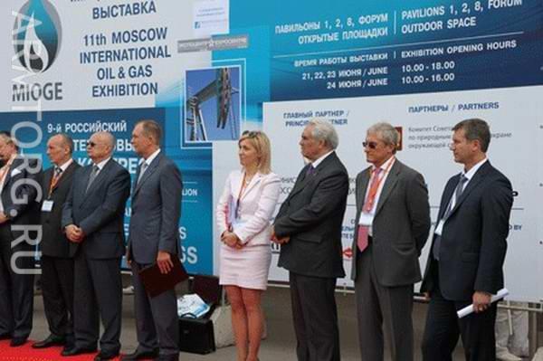 Нефтегаз - 2011: Общий фоторепортаж - начало и стенды участников часть 1